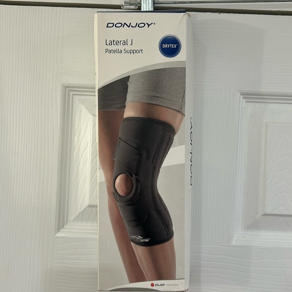 DonJoy Other - DonJoy Lateral J Patella Support Brace - Black